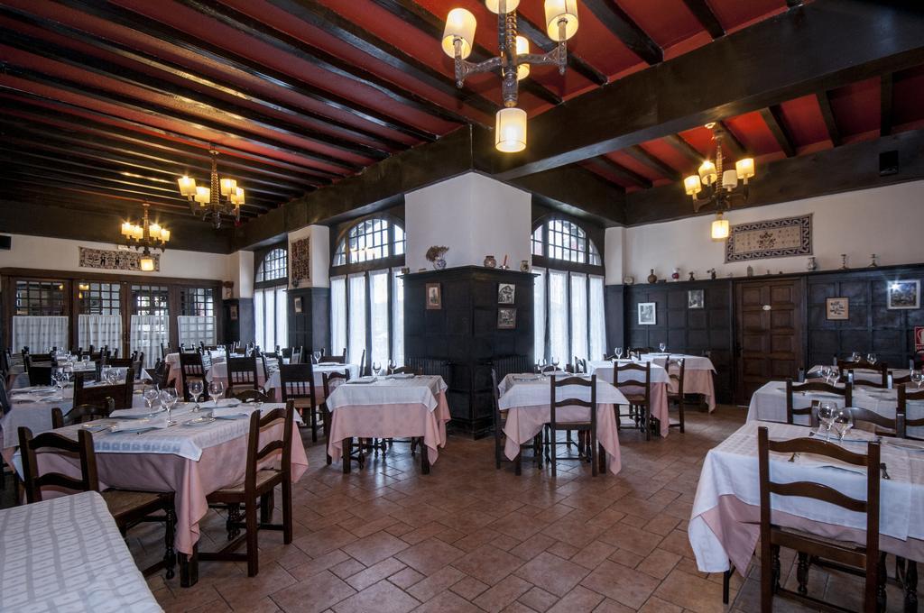 Hostal Ayestaran II Lekunberri Kültér fotó