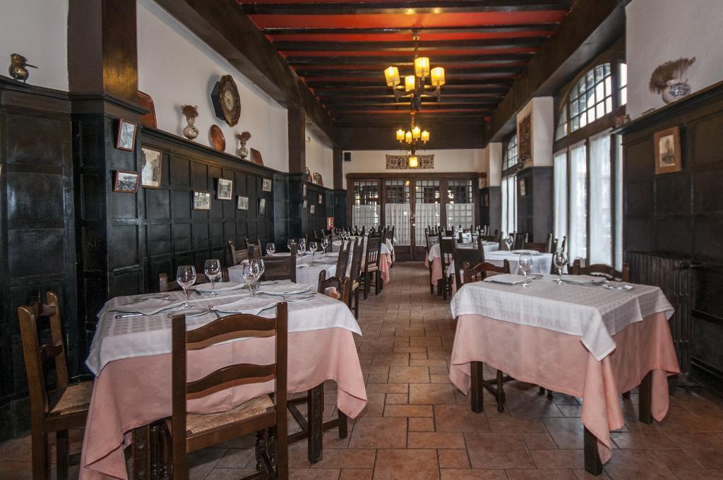 Hostal Ayestaran II Lekunberri Kültér fotó