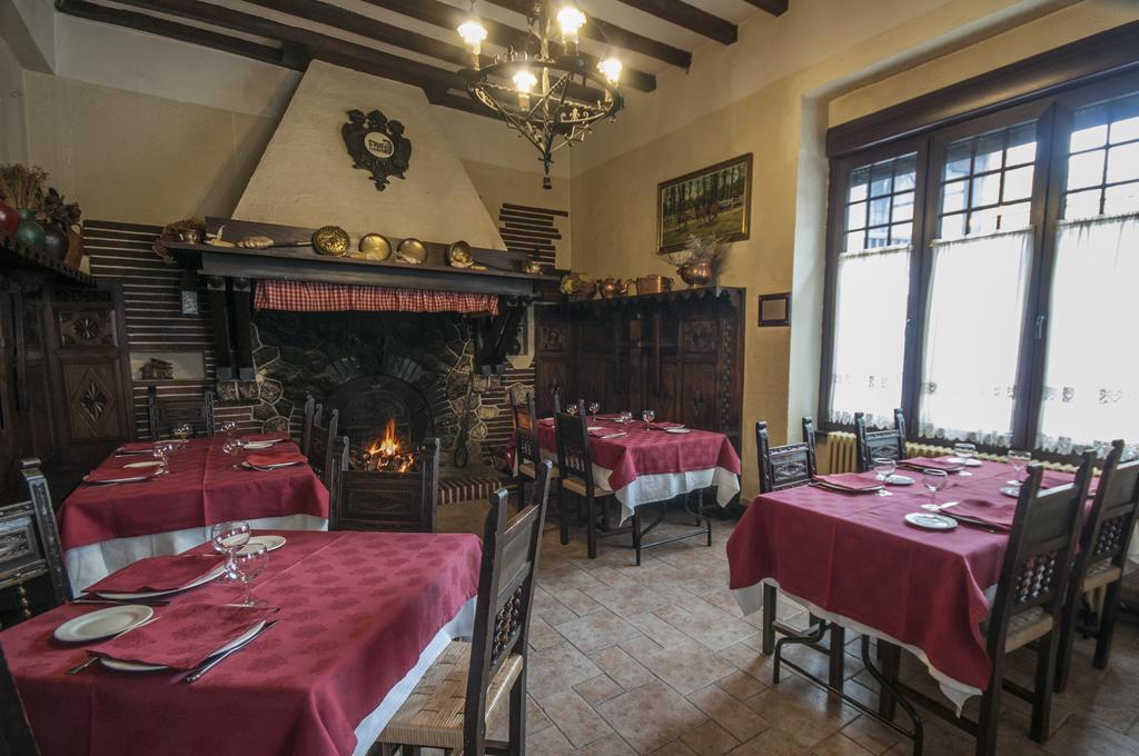 Hostal Ayestaran II Lekunberri Kültér fotó