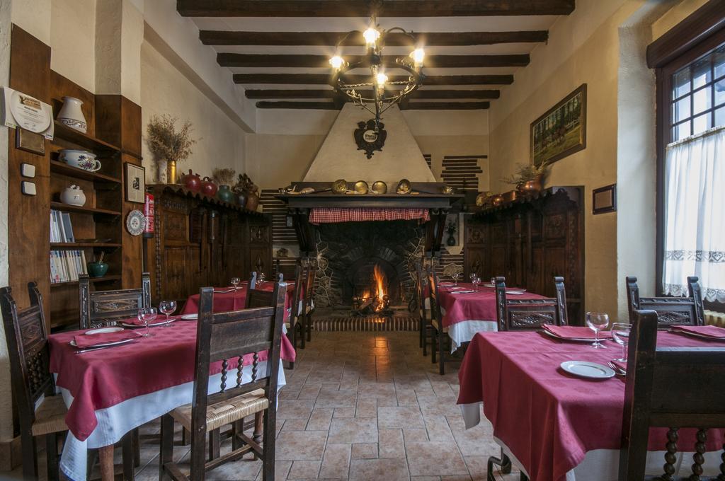 Hostal Ayestaran II Lekunberri Kültér fotó