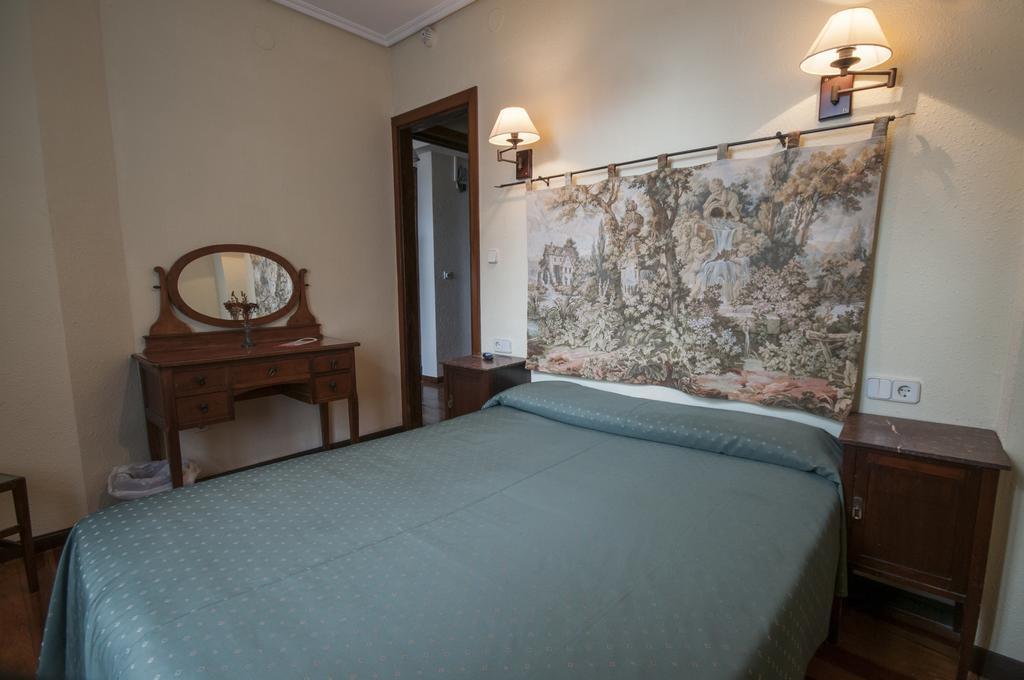 Hostal Ayestaran II Lekunberri Kültér fotó