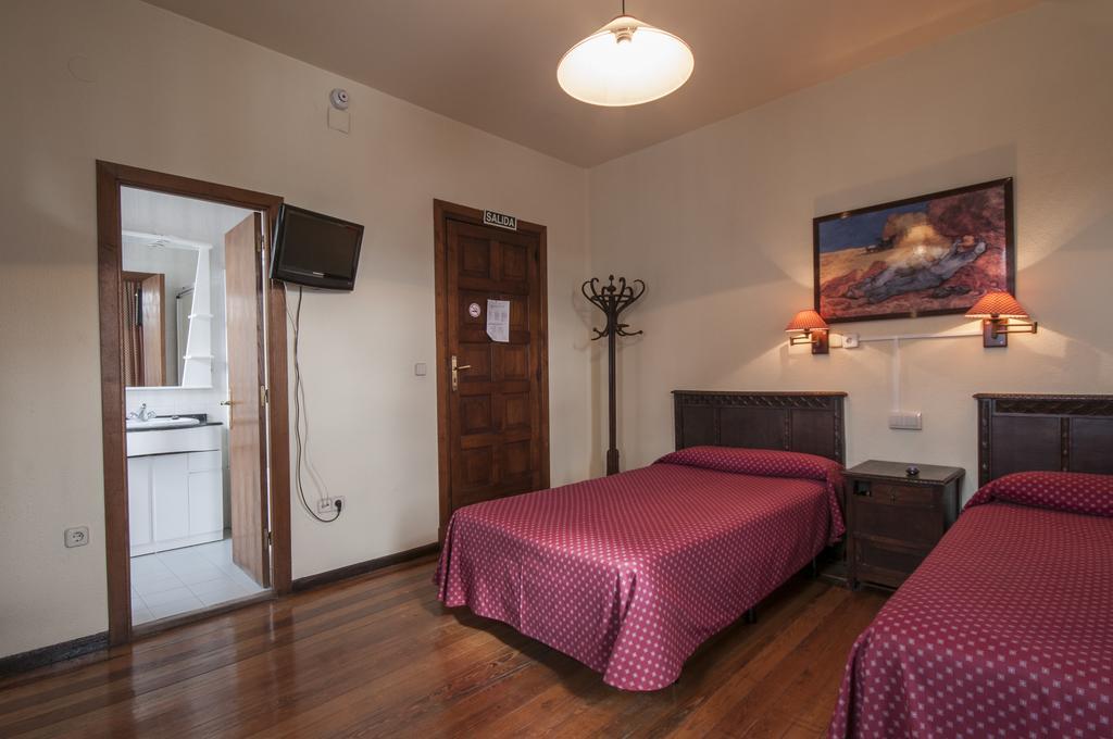 Hostal Ayestaran II Lekunberri Kültér fotó