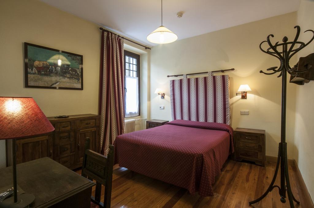 Hostal Ayestaran II Lekunberri Kültér fotó