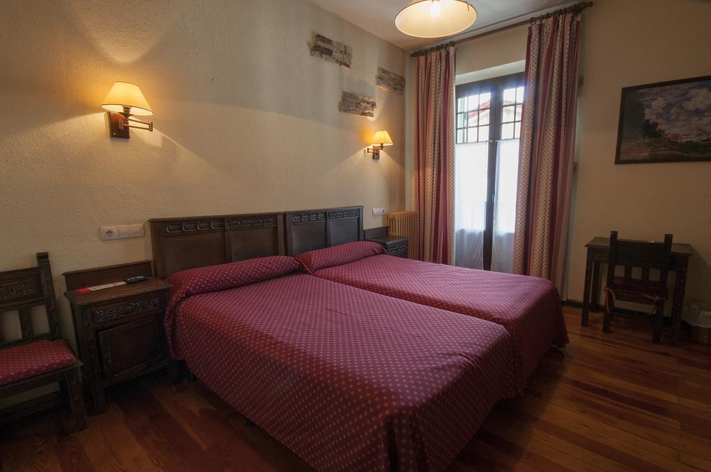 Hostal Ayestaran II Lekunberri Kültér fotó